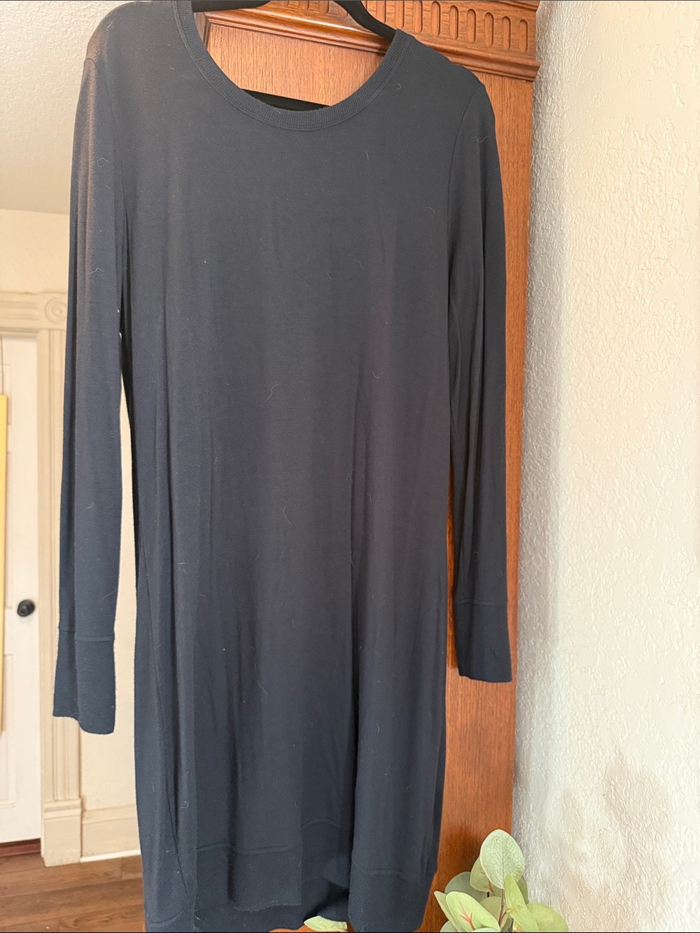 Athleta Black Long-Sleeve Crew Neck Dress